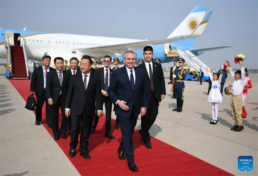 Presidente argentino chega a Beijing para 3o Fórum do Cintur?o e Rota para Coopera??o Internacional