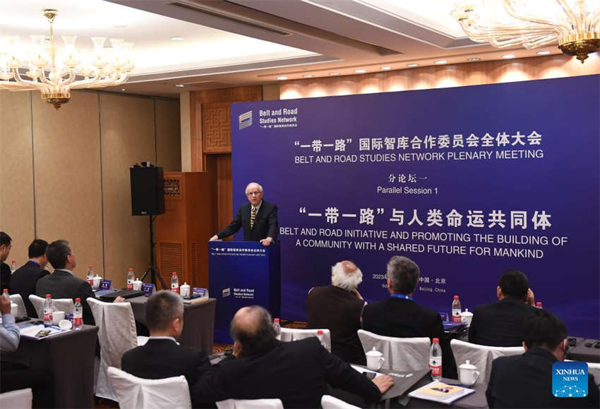 Realizada reuni?o plenária da Rede de Estudos do Cintur?o e Rota em Beijing