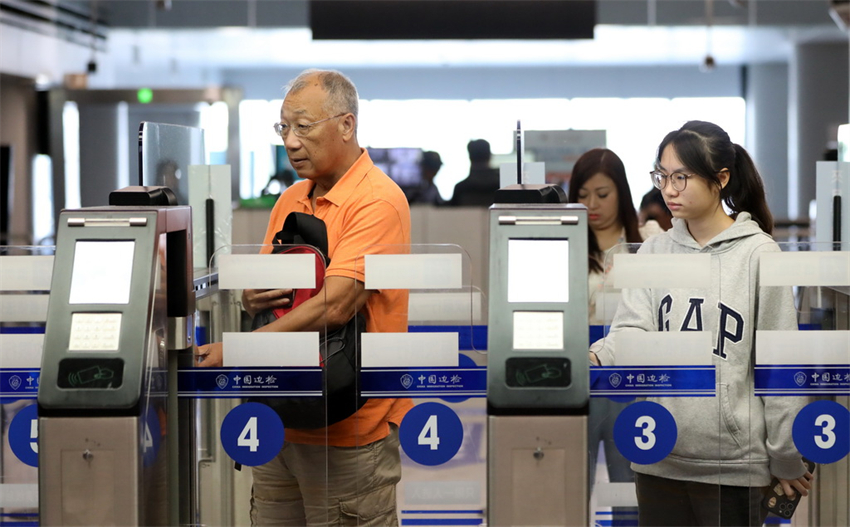 Ponte Hong Kong-Zhuhai-Macau registra desloca??o de 36 milh?es de pessoas ao longo de cinco anos