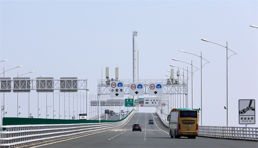 Ponte Hong Kong-Zhuhai-Macau registra desloca??o de 36 milh?es de pessoas ao longo de cinco anos