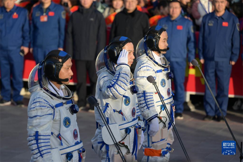 Realizada cerim?nia de despedida para astronautas chineses da miss?o Shenzhou-17