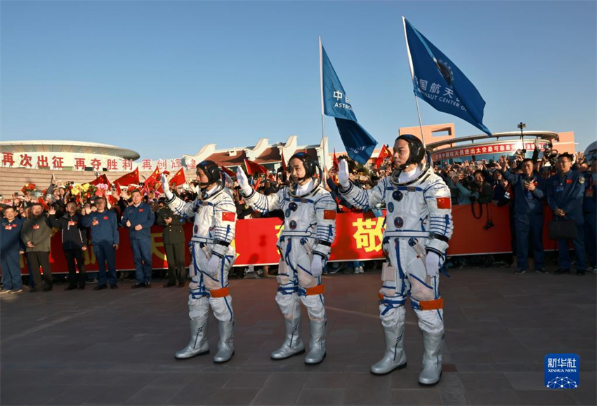 Realizada cerim?nia de despedida para astronautas chineses da miss?o Shenzhou-17