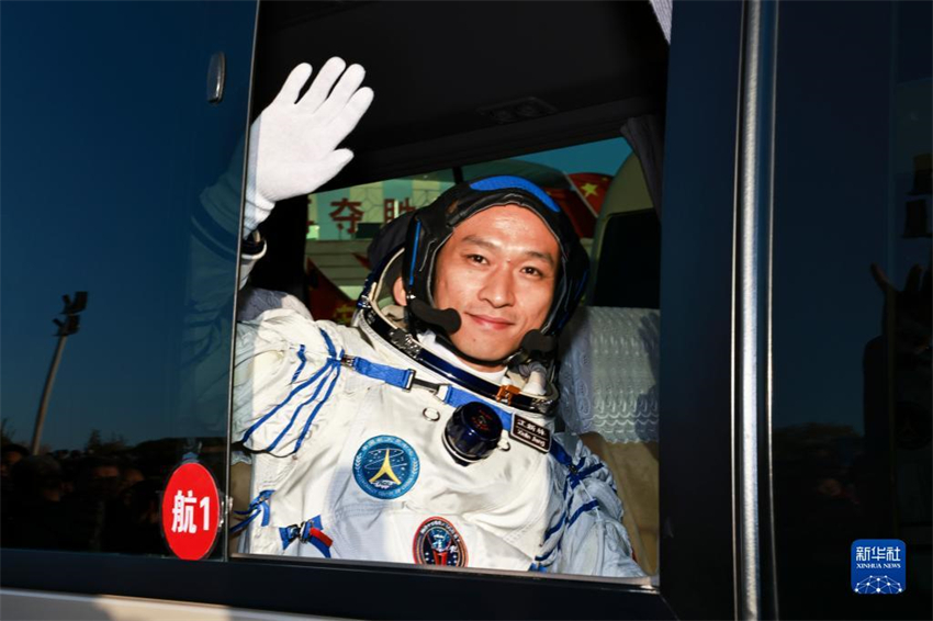 Realizada cerim?nia de despedida para astronautas chineses da miss?o Shenzhou-17