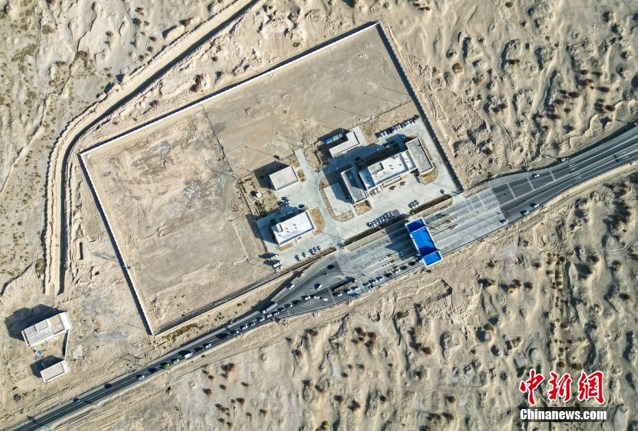 Se??o Korla–Yuli da via expressa Urumqi-Yuli em Xinjiang circula??o gratuita durante período de teste