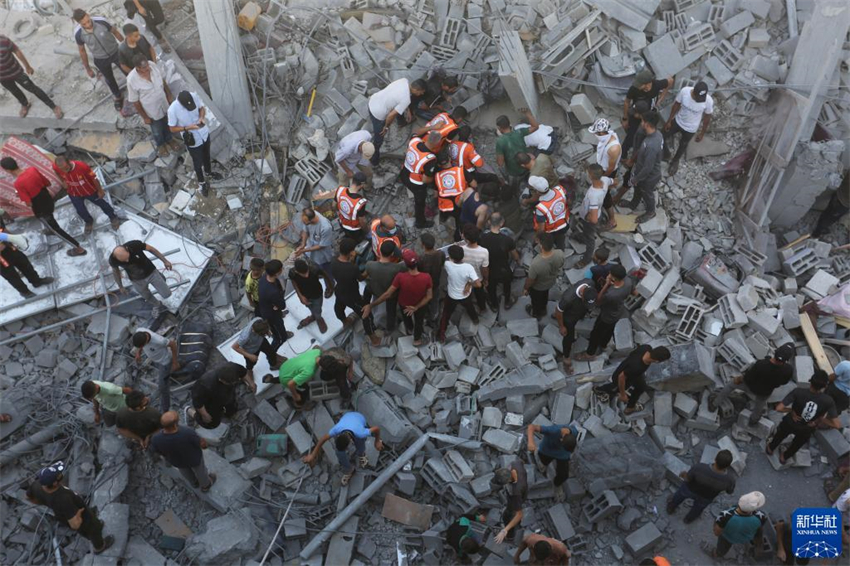 Israel faz primeira a??o terrestre em Gaza