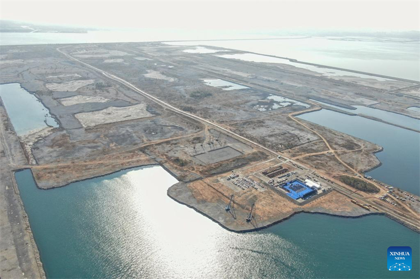 Cidade chinesa de Dalian inicia constru??o do aeroporto offshore em ilha artificial