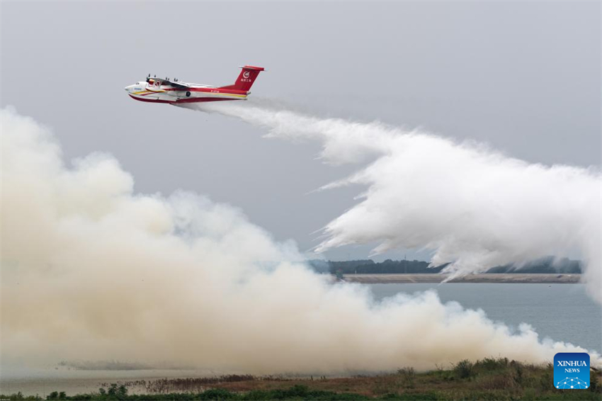 Exercício de resgate aéreo de emergência destaca aeronaves independentemente desenvolvidas pela China