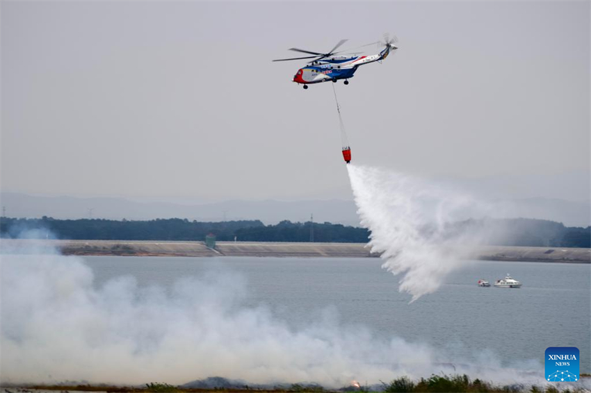 Exercício de resgate aéreo de emergência destaca aeronaves independentemente desenvolvidas pela China