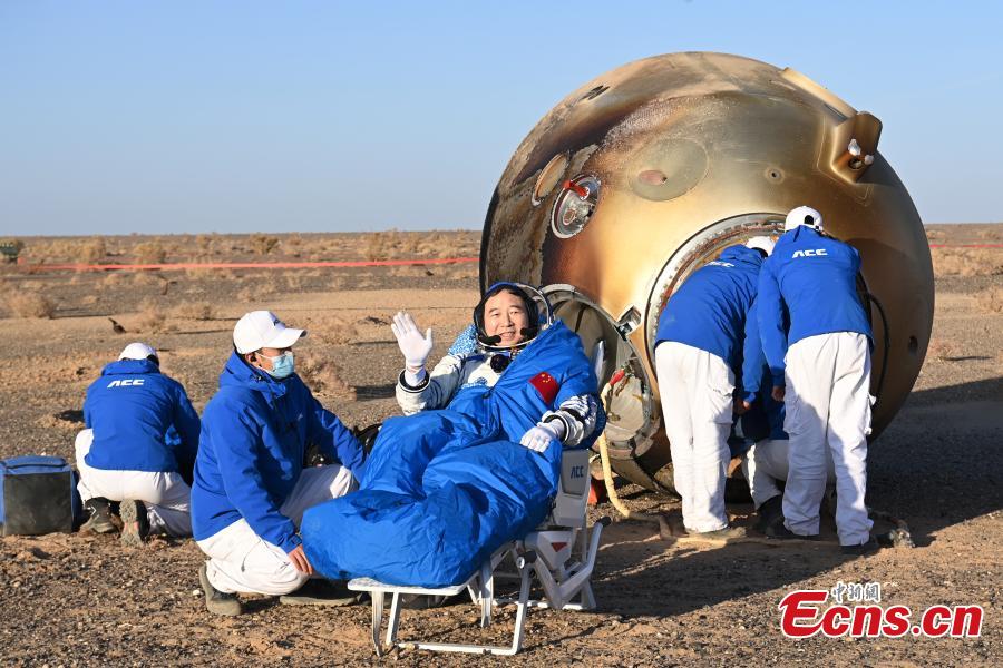 Astronautas da Shenzhou-16 est?o em bom estado de saúde após pousarem na Terra