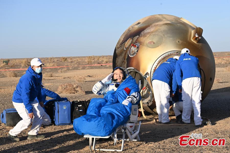Astronautas da Shenzhou-16 est?o em bom estado de saúde após pousarem na Terra