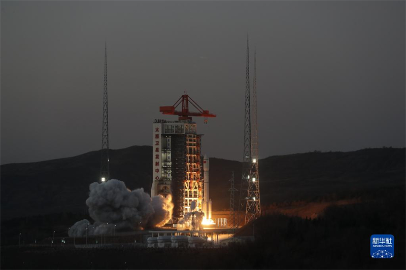 China lan?a satélite Tianhui-5 com sucesso