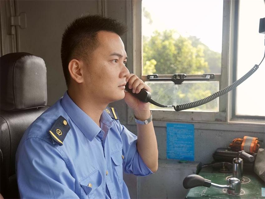 Ferrovia Fangchenggang - Dongxing iniciou opera??o de testes