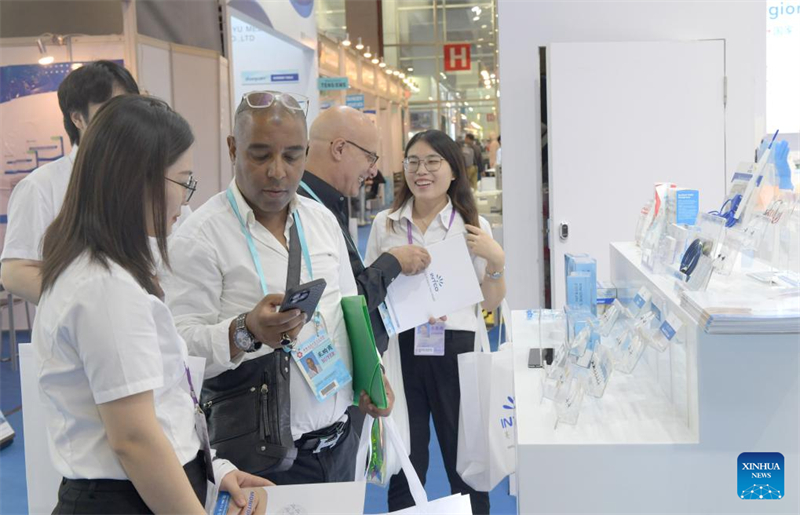 Feira de Cant?o termina com US$ 22,3 bilh?es de acordos de exporta??o fechados presencialmente