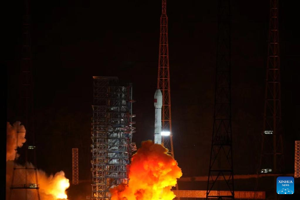 China lan?a satélite Zhongxing-6E