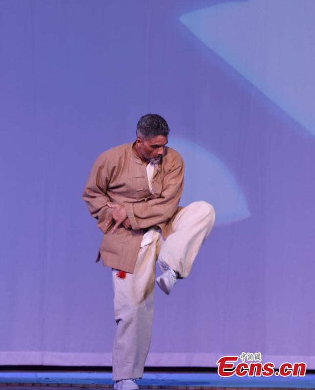 Monges Shaolin levam Kung Fu para os EUA