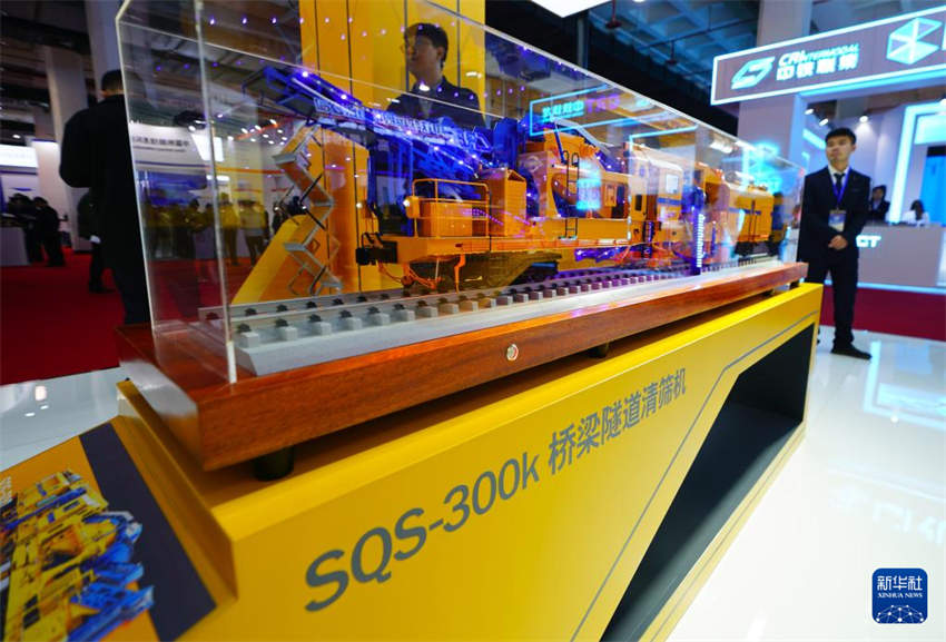 Exposi??o de tecnologia e equipamentos ferroviários come?a em Beijing