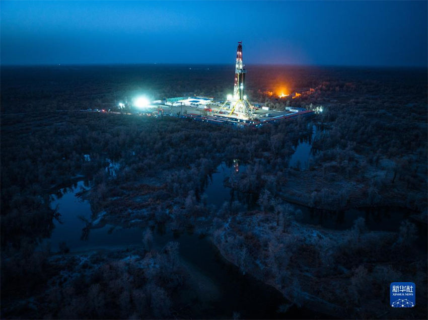 Gigante petroquímica chinesa conclui perfura??o do po?o de petróleo e gás mais profundo da Asia