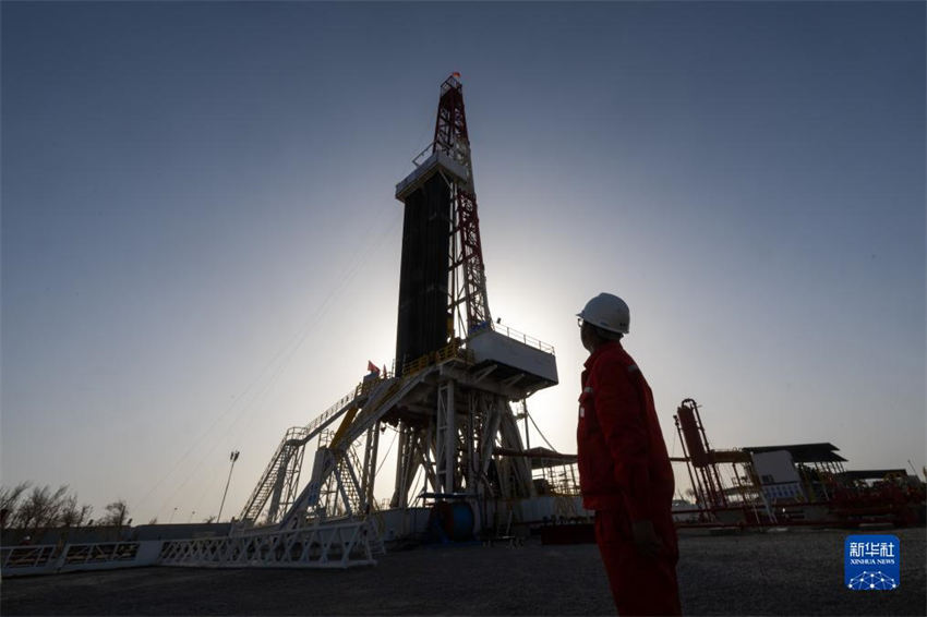 Gigante petroquímica chinesa conclui perfura??o do po?o de petróleo e gás mais profundo da Asia