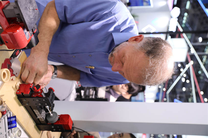 25a Feira de Alta Tecnologia é inaugurada em Shenzhen