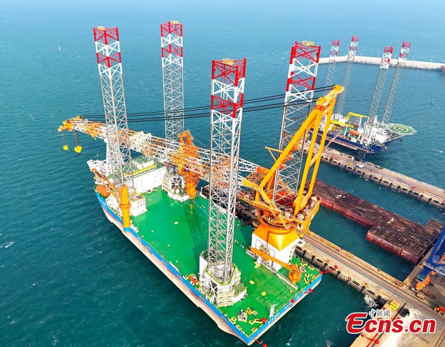 Galeria: plataforma de instala??o de energia eólica desenvolvida pela China comissionada em Qingdao