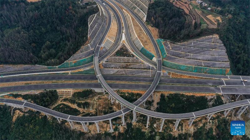 Via expressa Guiyang-Jinsha-Gulin será oficialmente aberta ao tráfego