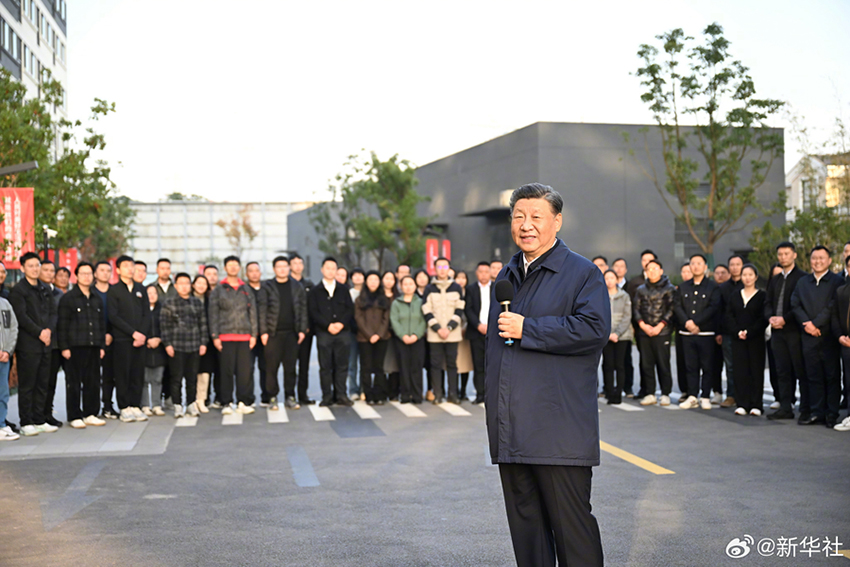 Xi Jinping faz visita de inspe??o em Shanghai