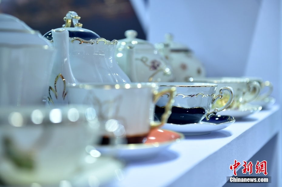 Cerim?nia de abertura do pavilh?o húngaro é realizada na primeira CISIE