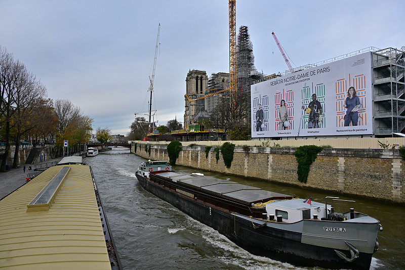 Trabalhos de restaura??o continuam no pós-incêndio em Notre Dame