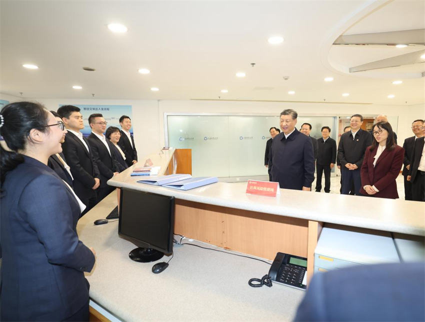 Xi Jinping destaca acelera??o da transforma??o de Shanghai em metrópole internacional socialista moderna