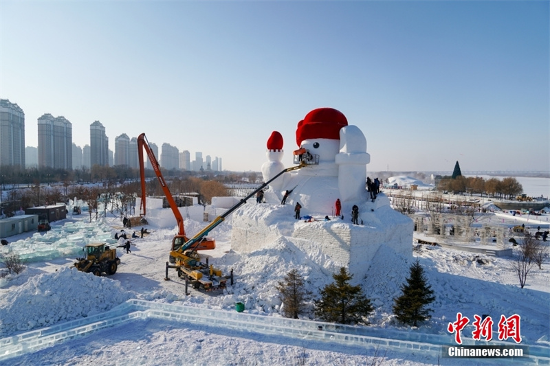 Harbin: “Boneco de Neve Gigante” está em constru??o