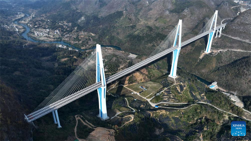 Pontes trazem crescimento econ?mico e atra??es turísticas em Guizhou, sudoeste da China