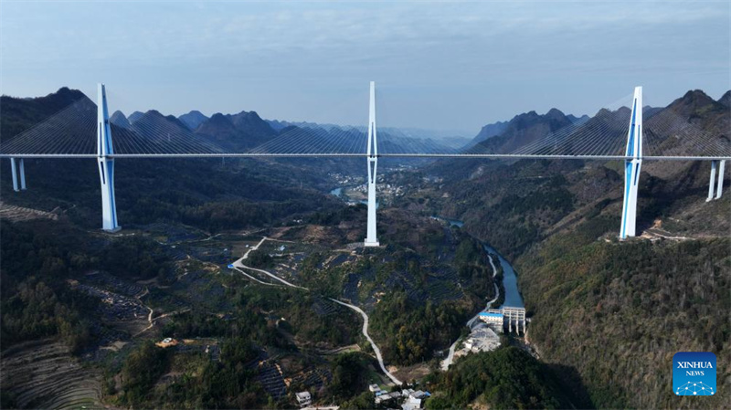 Pontes trazem crescimento econ?mico e atra??es turísticas em Guizhou, sudoeste da China