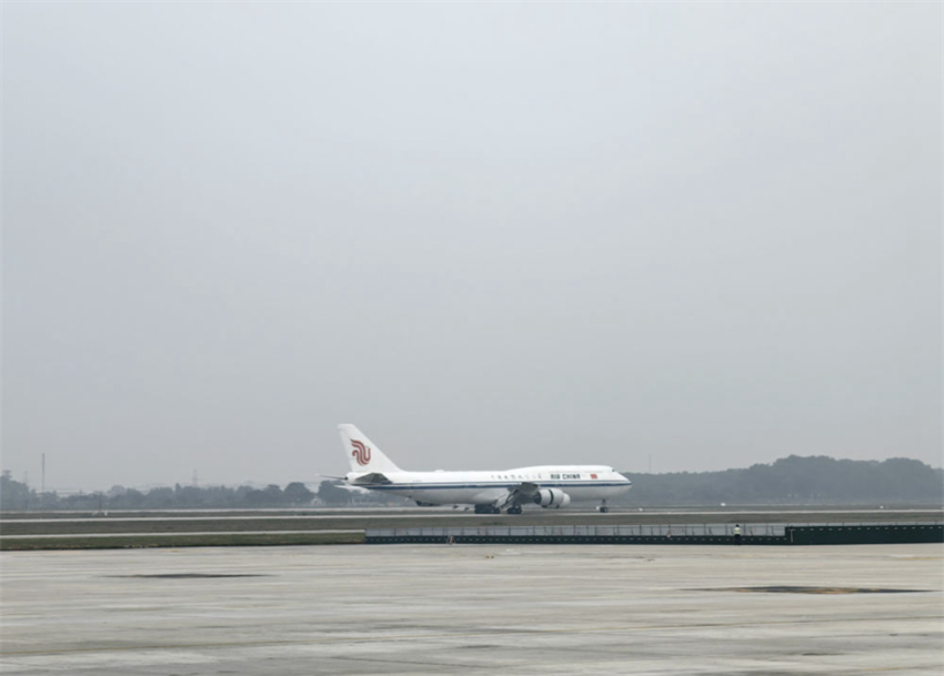 Xi Jinping chega ao Vietn? para visita de Estado