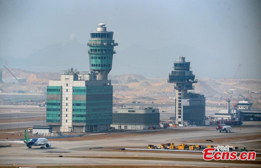 Avi?es C919 e ARJ21 desenvolvidos na China fazem primeira viagem a Hong Kong