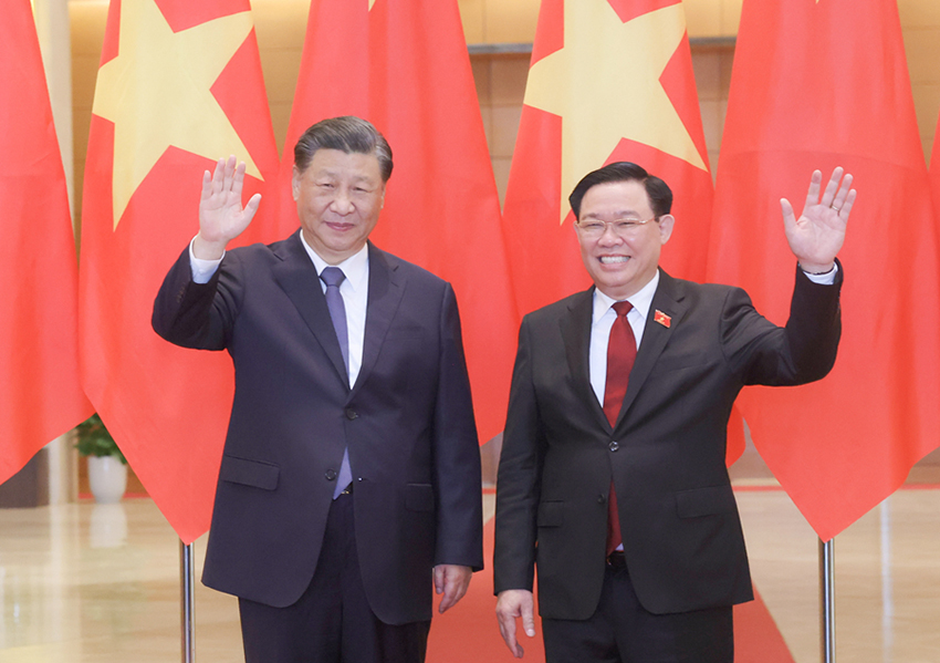 Xi Jinping diz que eleva??o dos la?os China-Vietn? envia sinal de solidariedade e desenvolvimento conjunto