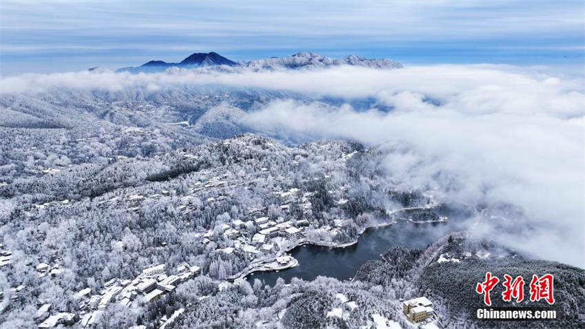 Galeria: vista aérea da montanha Lushan após queda de neve