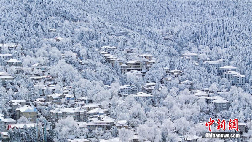 Galeria: vista aérea da montanha Lushan após queda de neve