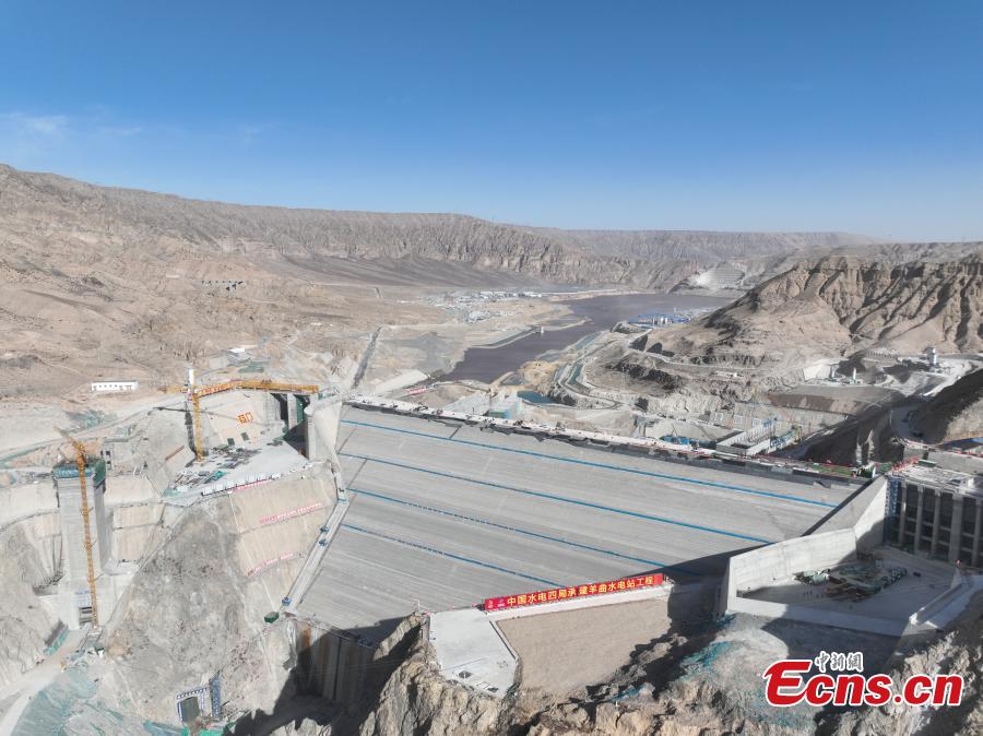 Primeira barragem de concreto enrocada está em constru??o no noroeste da China