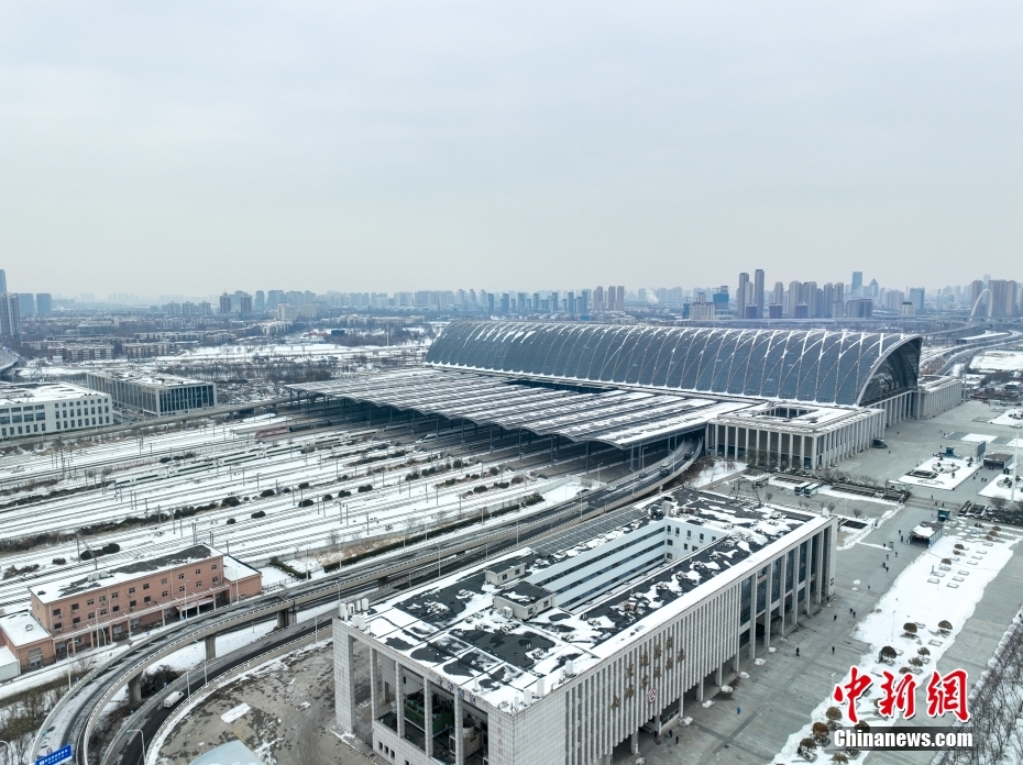 Ferrovia interurbana ligando Tianjin ao Aeroporto Interancional Daxing de Beijing entra em opera??o