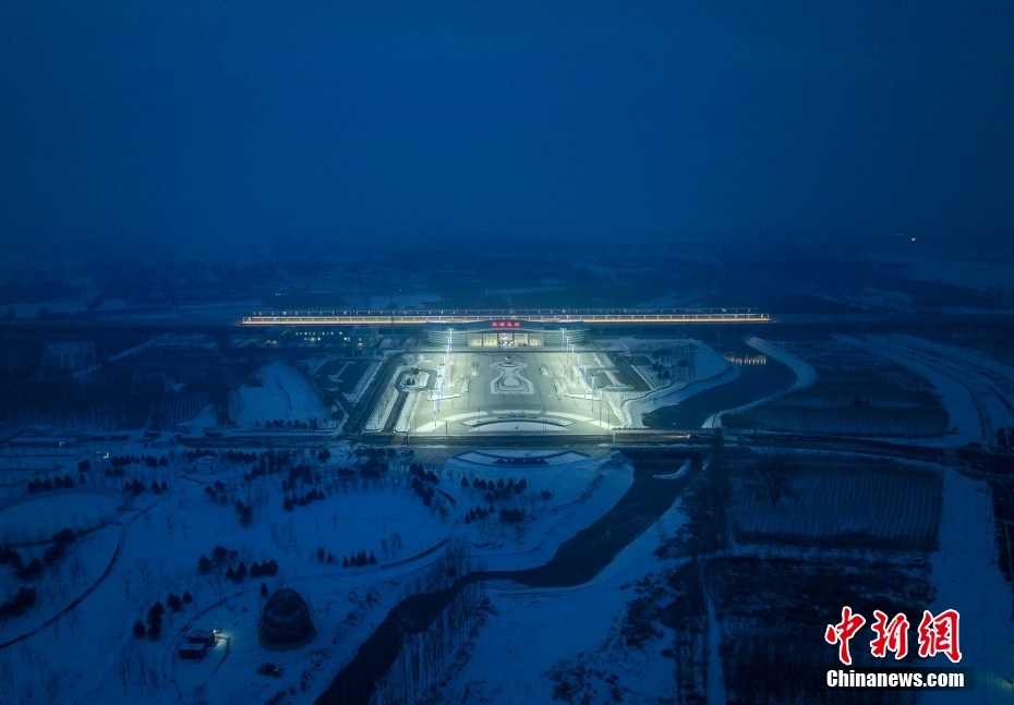 Ferrovia interurbana ligando Tianjin ao Aeroporto Interancional Daxing de Beijing entra em opera??o