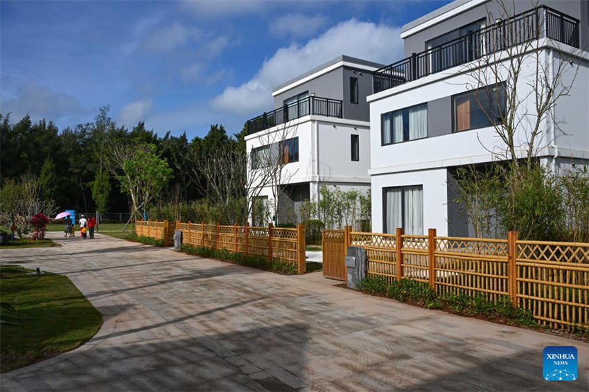 Centro de servi?o turístico é aberto ao público em Hainan, no sul da China