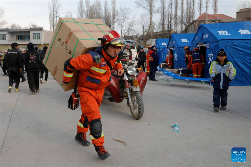 China intensifica a??es de alívio em regi?es atingidas pelo terremoto