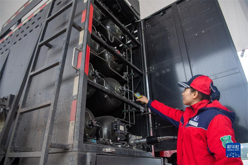 Maior centro de abastecimento de hidrogênio para veículos do sudoeste da China entra em opera??o em Chongqing