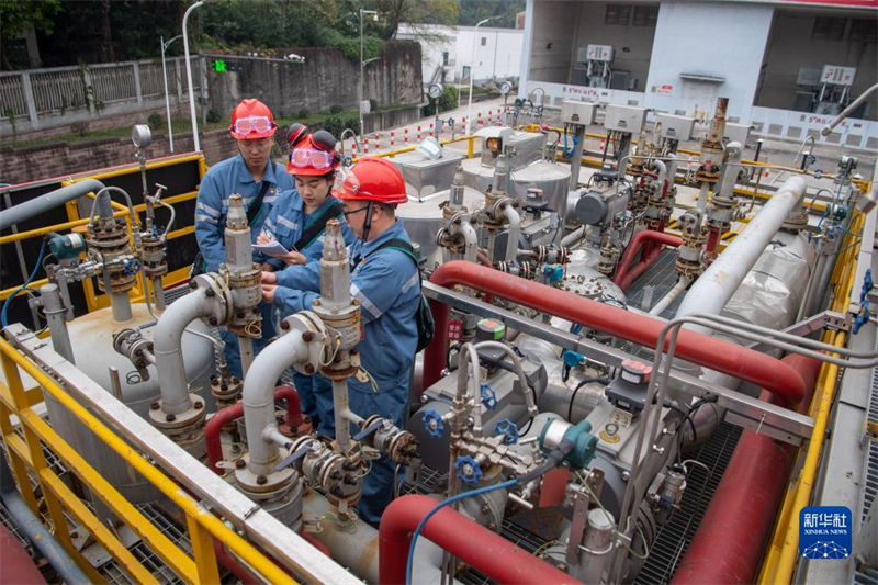 Maior centro de abastecimento de hidrogênio para veículos do sudoeste da China entra em opera??o em Chongqing