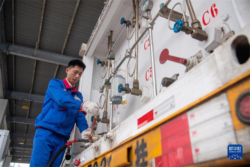 Maior centro de abastecimento de hidrogênio para veículos do sudoeste da China entra em opera??o em Chongqing