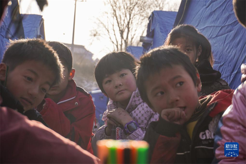 Assistência psicológica é ativamente realizada após terremoto em Gansu