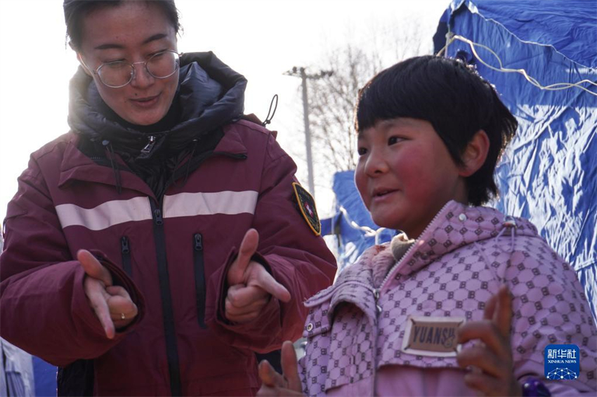Assistência psicológica é ativamente realizada após terremoto em Gansu