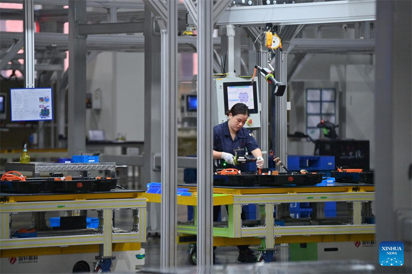 Liuzhou acelera desenvolvimento do setor de veículos de nova energia, no sul da China