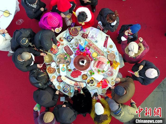 Changchun realiza Festival do Hot Pot de Gelo e Neve