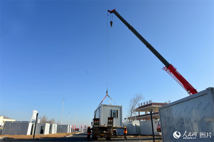 Gansu: constru??o de casas pré-fabricadas no condado de Jishishan está em andamento